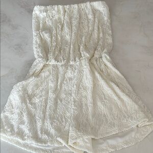 White Lace Strapless Romper Size Small NWT